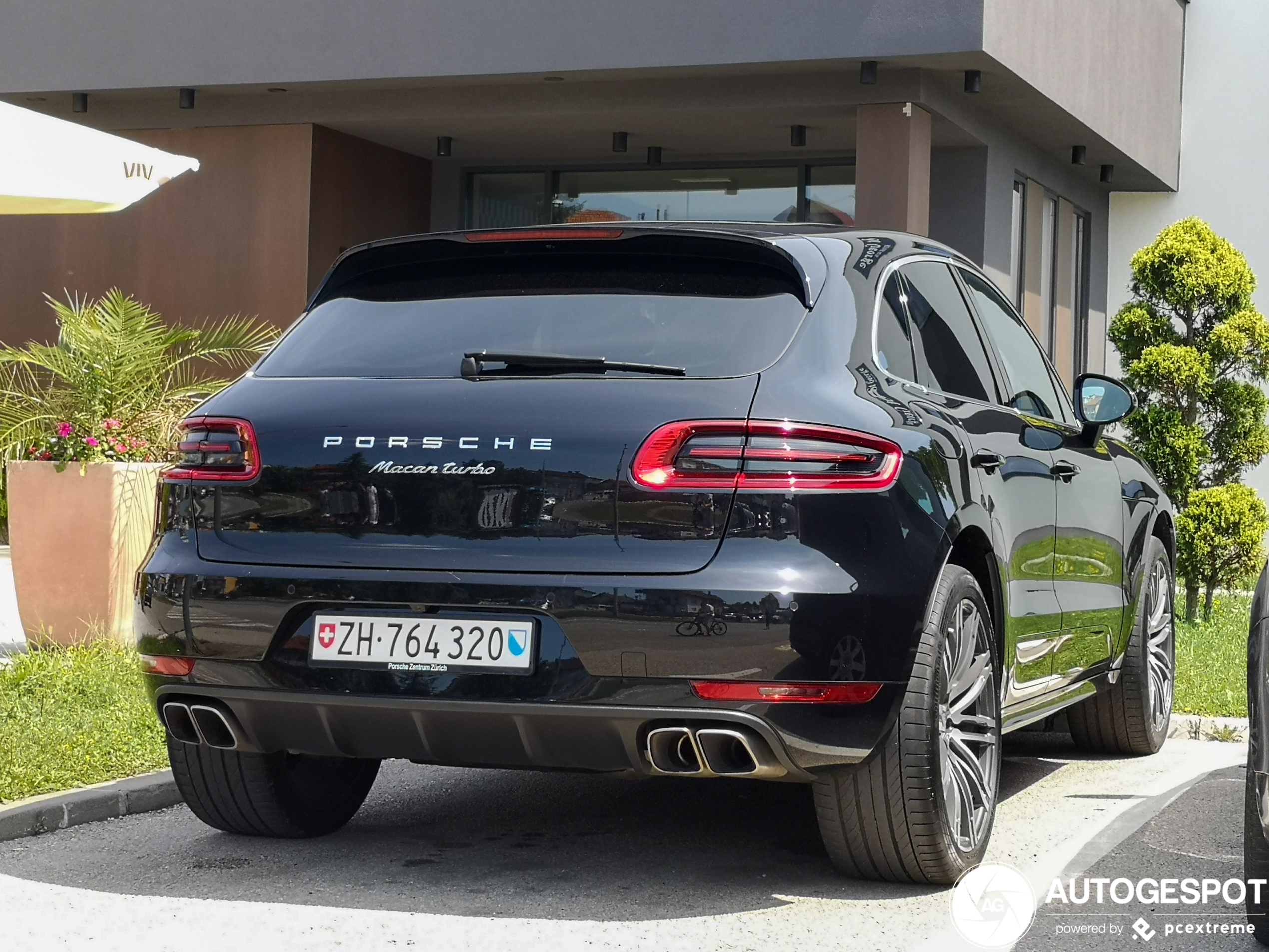 Porsche 95B Macan Turbo