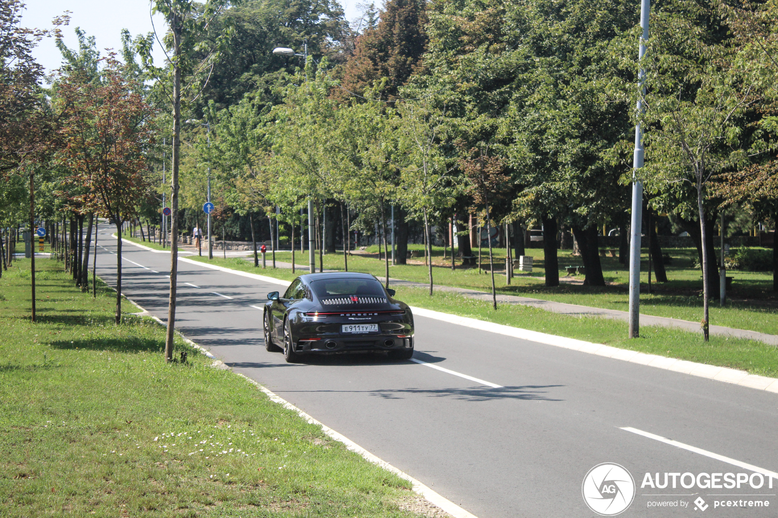 Porsche 992 Carrera 4S