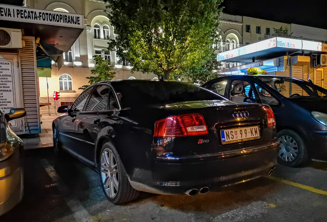 Audi S8 D3