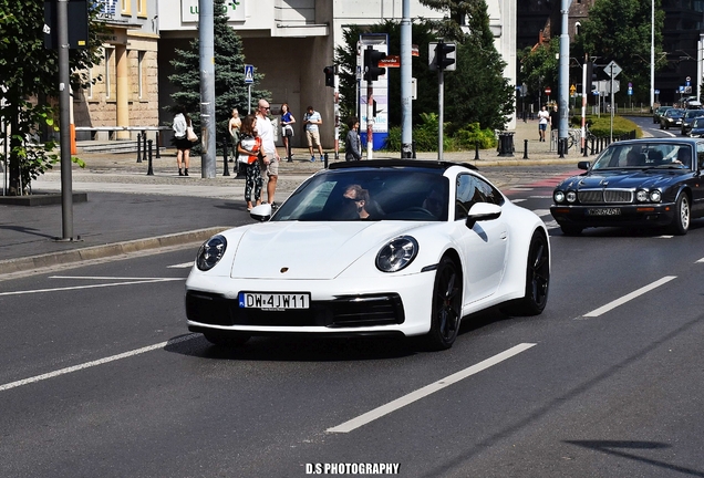 Porsche 992 Carrera 4S