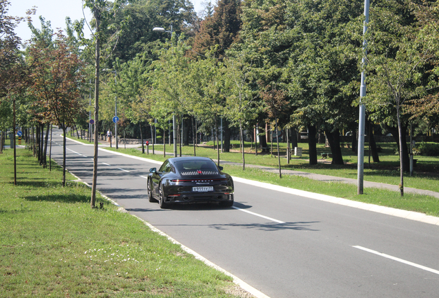 Porsche 992 Carrera 4S