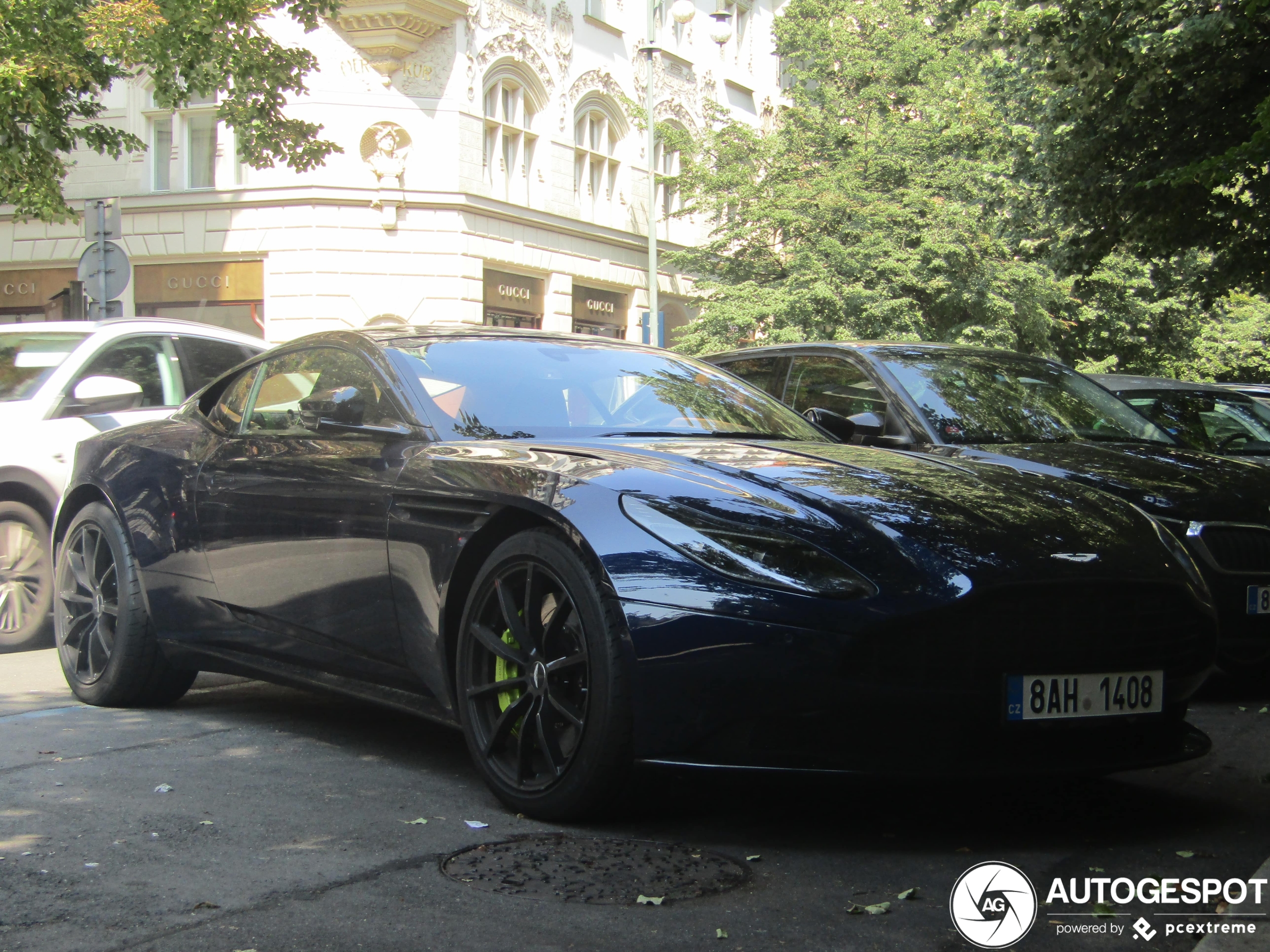 Aston Martin DB11 AMR