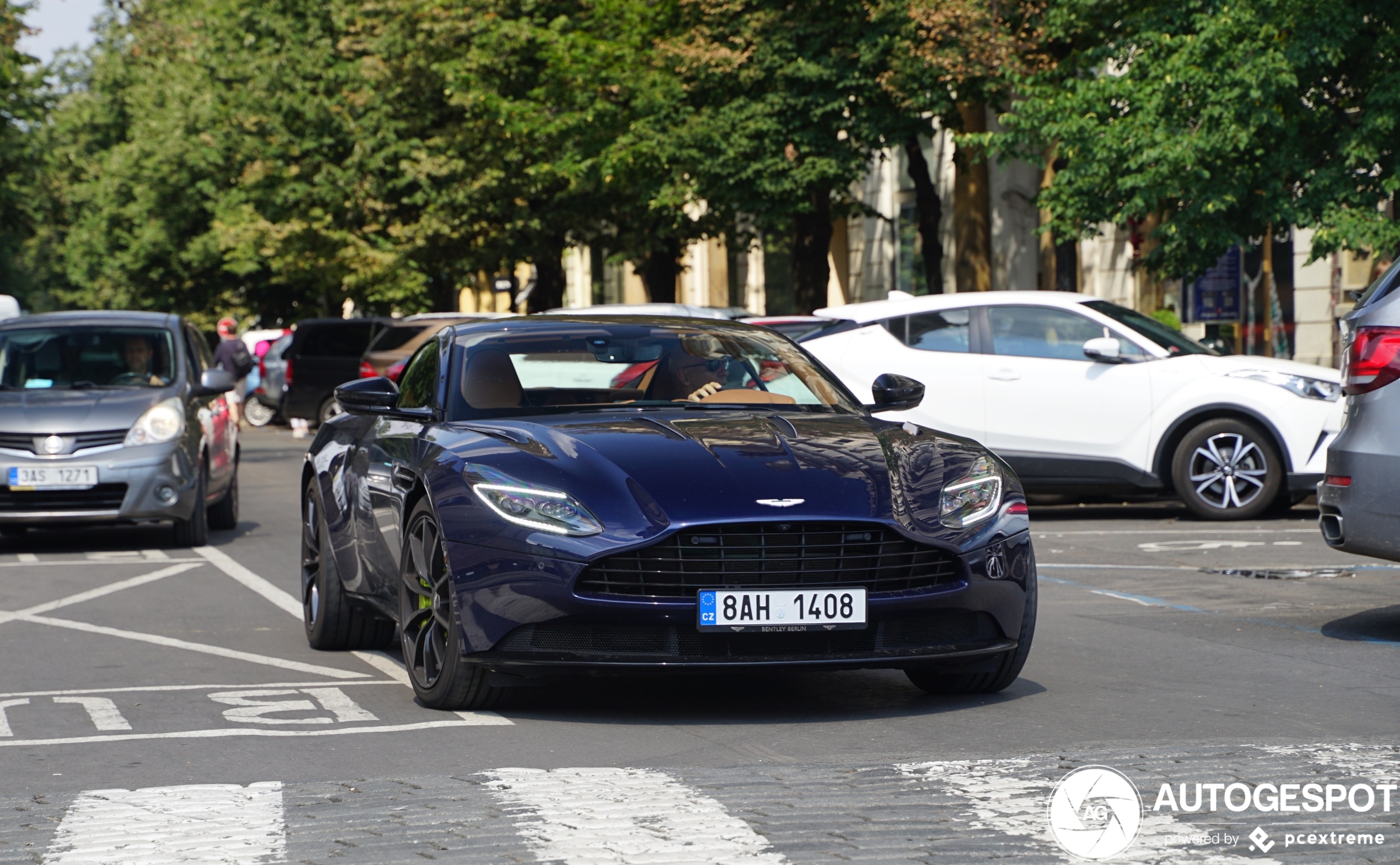 Aston Martin DB11 AMR