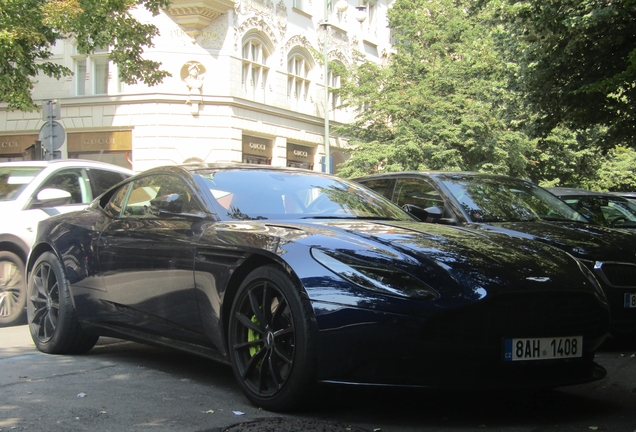 Aston Martin DB11 AMR