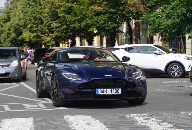 Aston Martin DB11 AMR