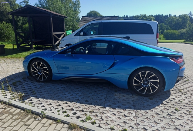 BMW i8