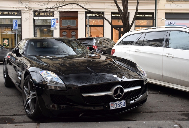 Mercedes-Benz SLS AMG