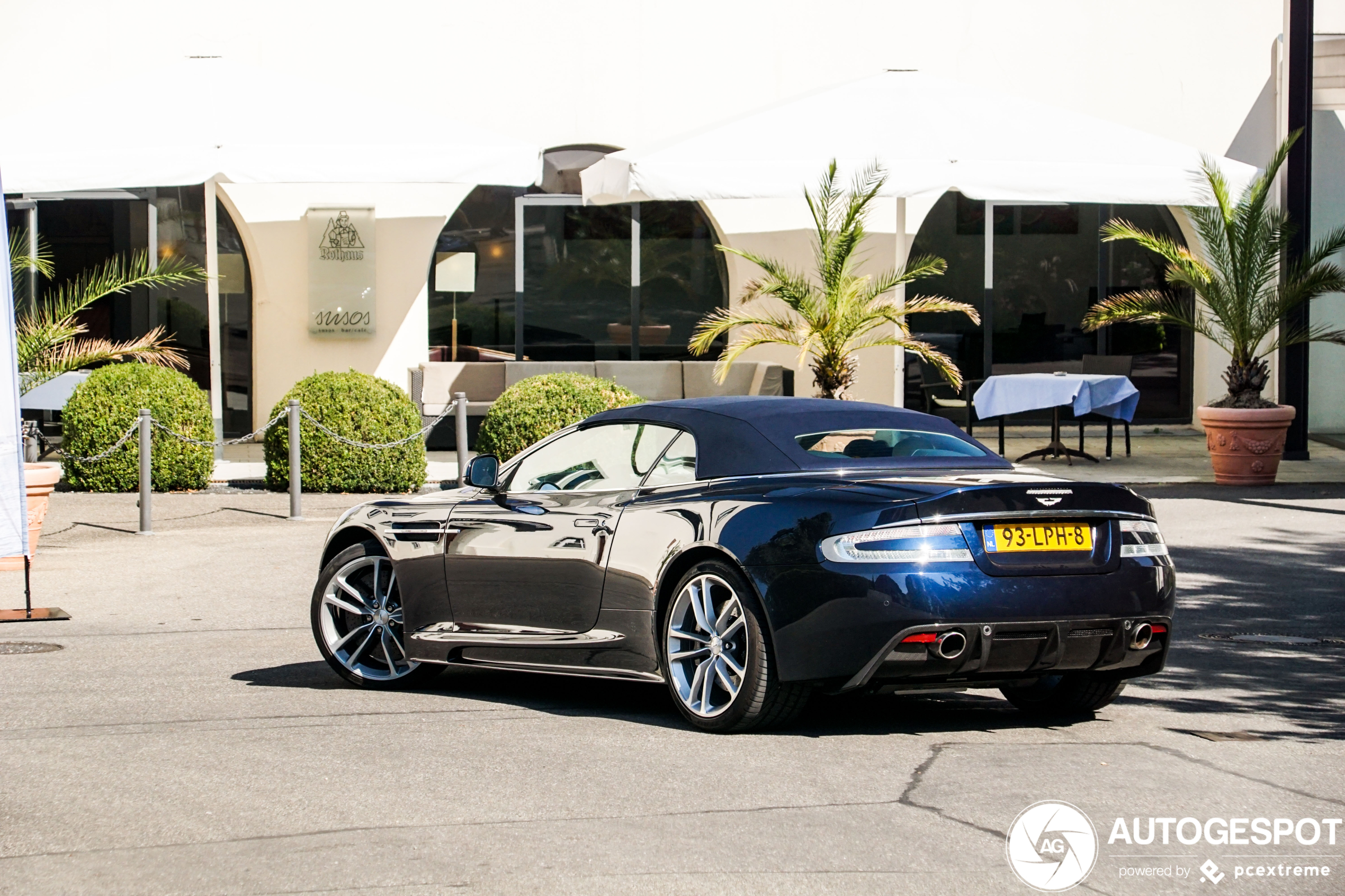 Aston Martin DBS Volante