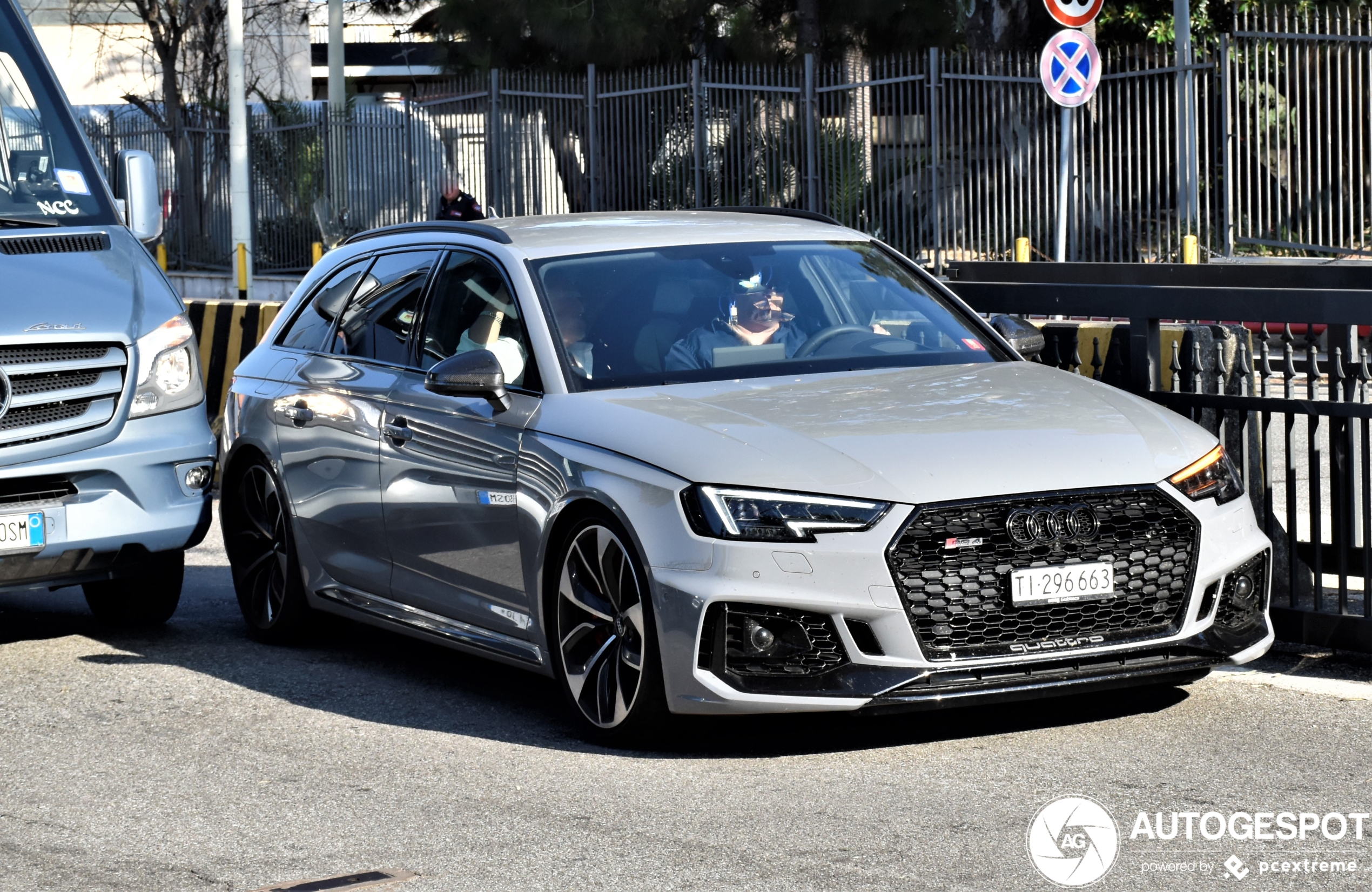 Audi RS4 Avant B9