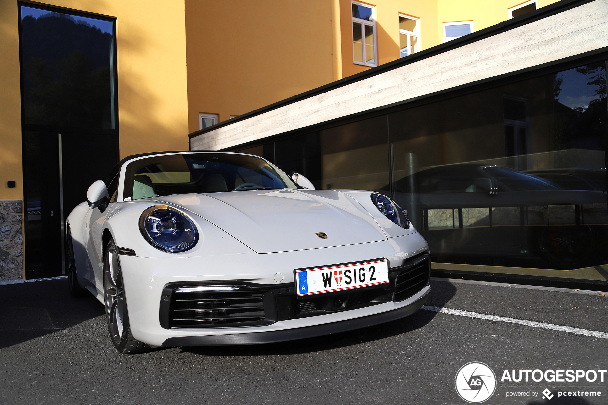 Porsche 992 Carrera 4S Cabriolet