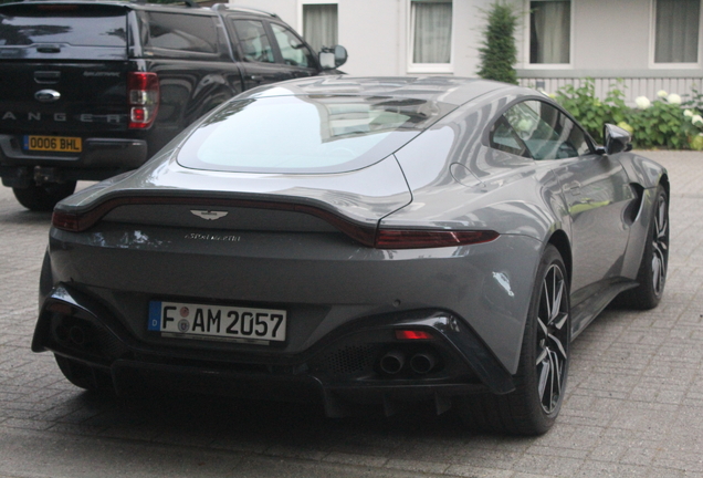 Aston Martin V8 Vantage 2018