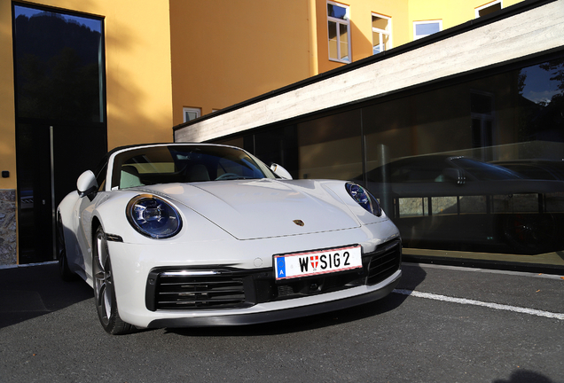 Porsche 992 Carrera 4S Cabriolet