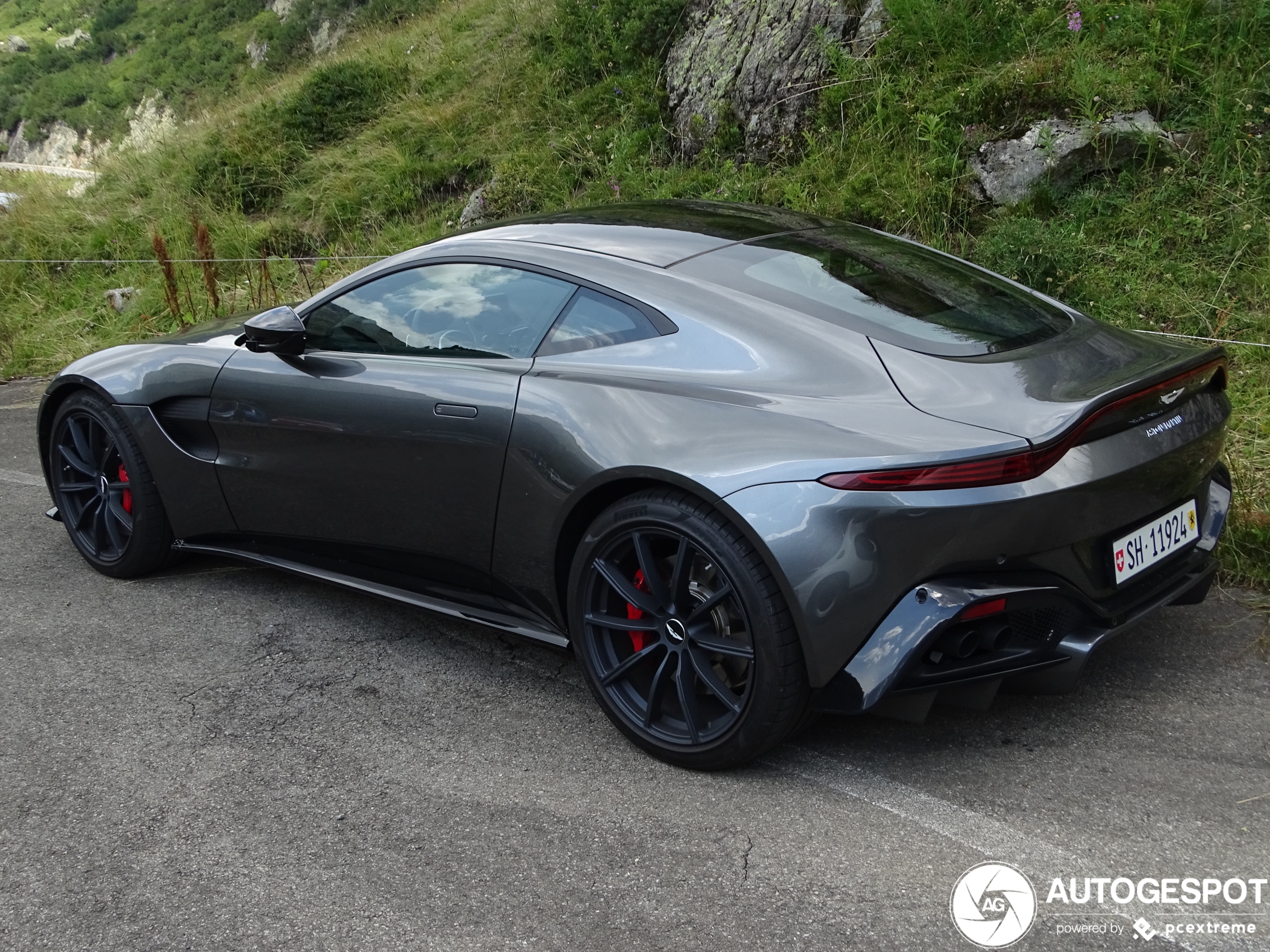 Aston Martin V8 Vantage 2018