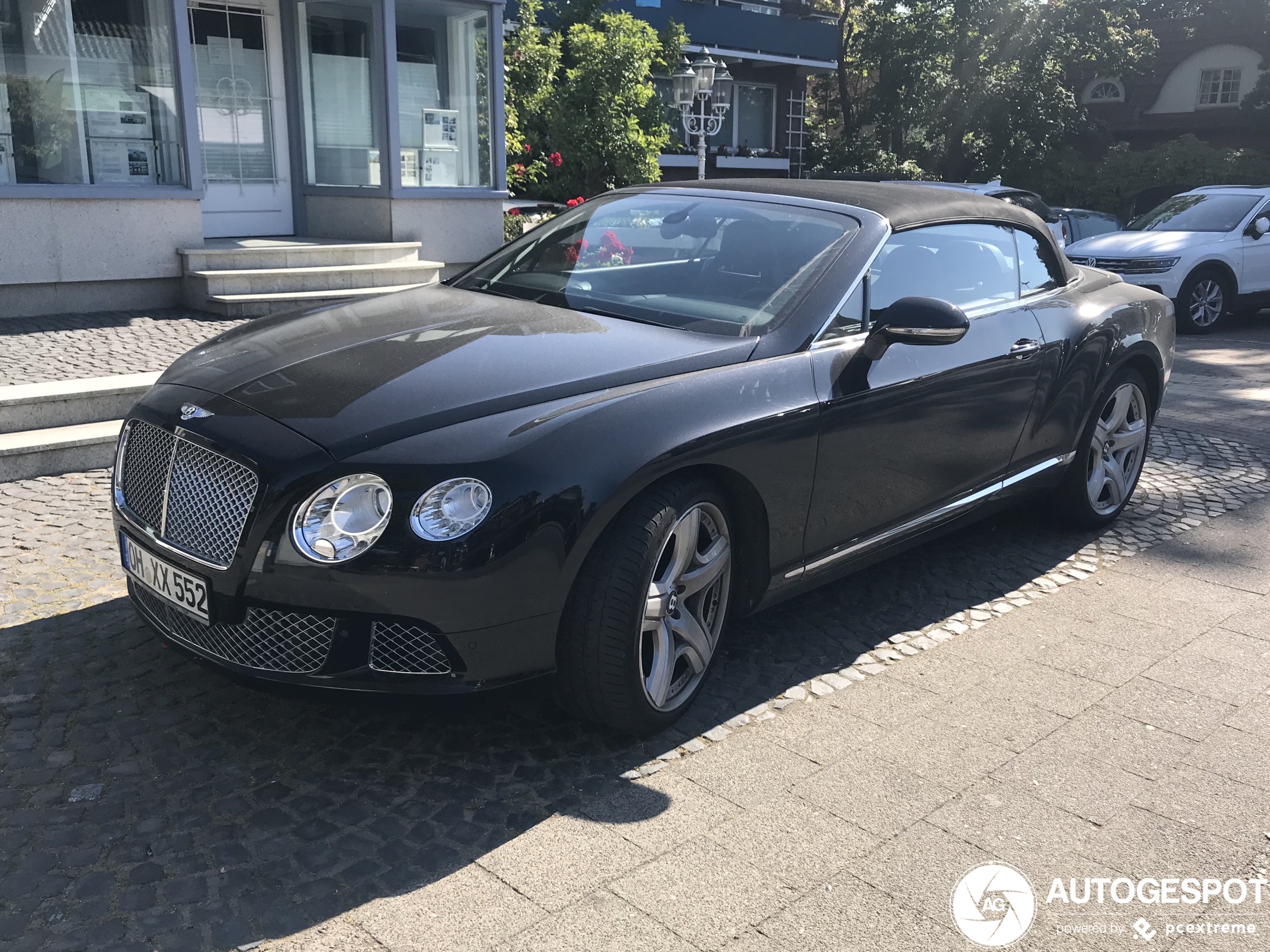 Bentley Continental GTC 2012