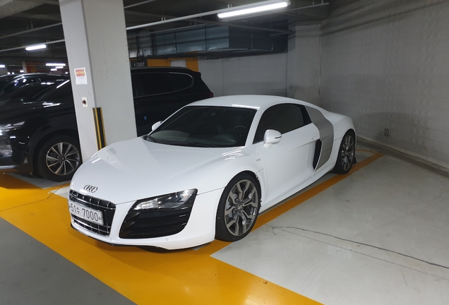 Audi R8 V10