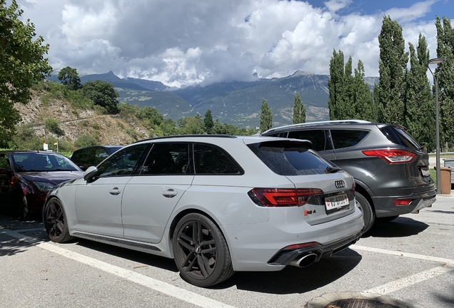 Audi RS4 Avant B9