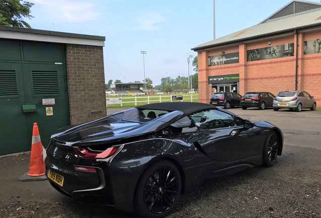 BMW i8 Roadster