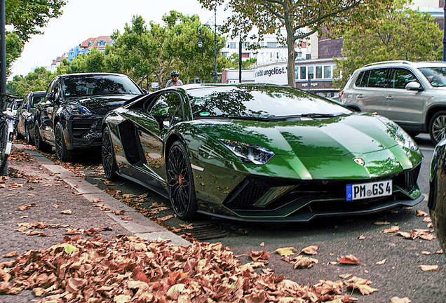 Lamborghini Aventador S LP740-4