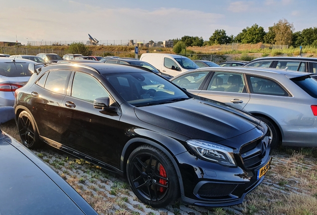 Mercedes-Benz GLA 45 AMG X156