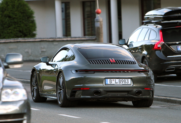 Porsche 992 Carrera 4S