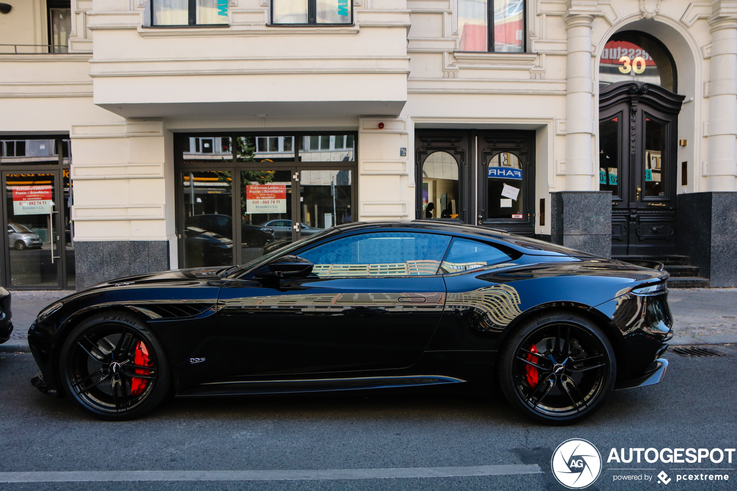 Aston Martin DBS Superleggera