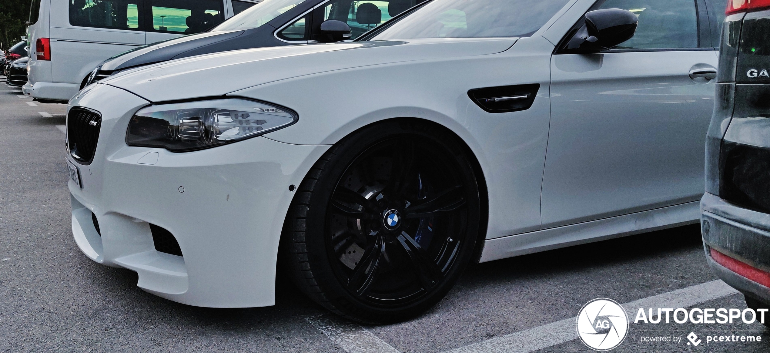 BMW M5 F10 2011