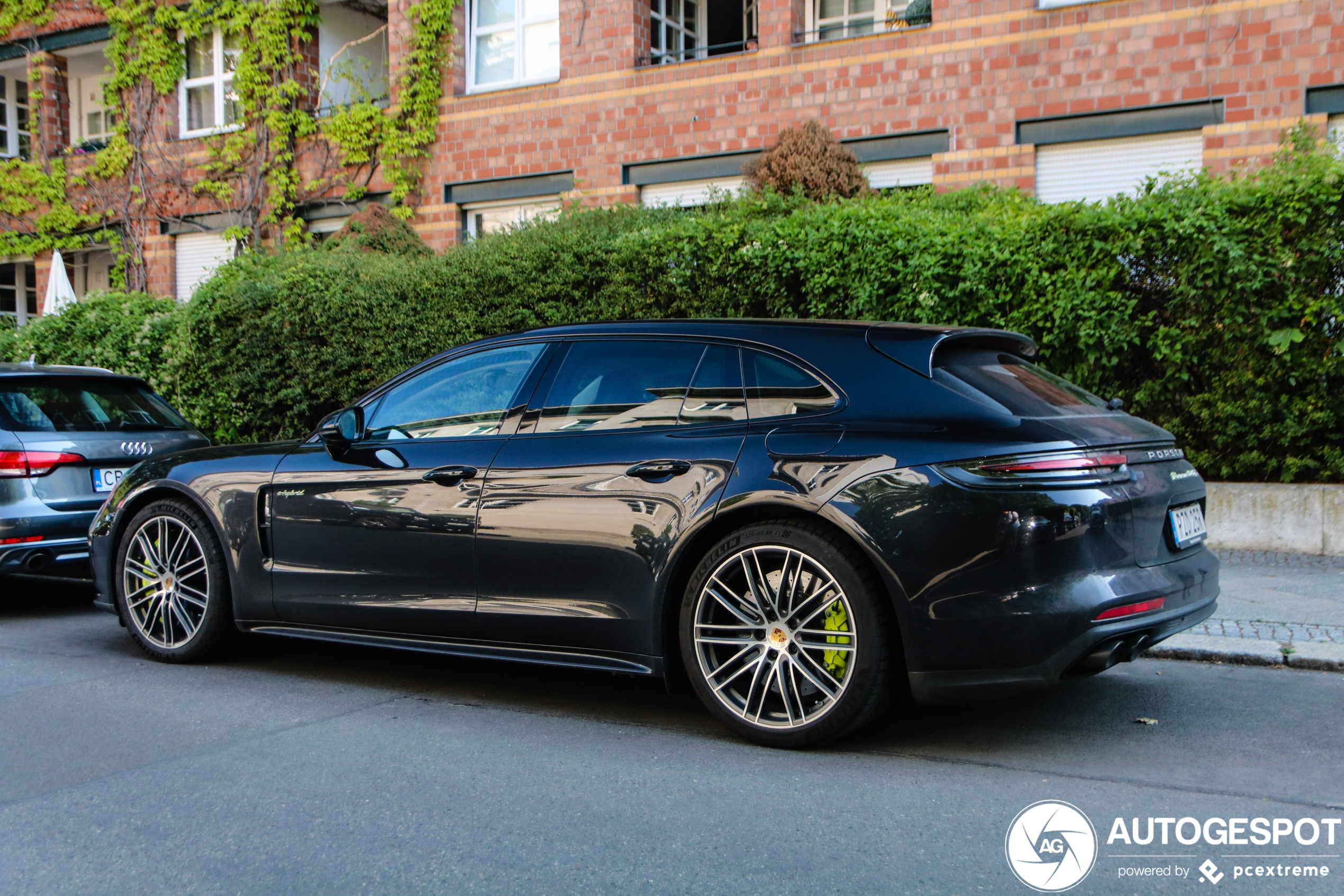 Porsche 971 Panamera Turbo S E-Hybrid Sport Turismo