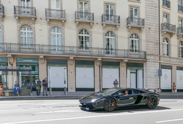 Lamborghini Aventador LP700-4