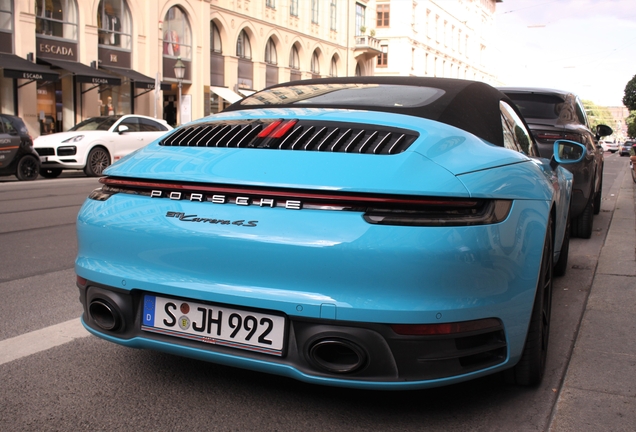 Porsche 992 Carrera 4S Cabriolet