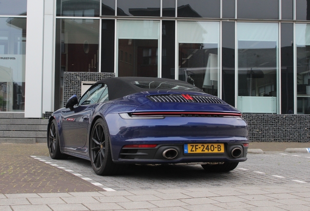 Porsche 992 Carrera 4S Cabriolet