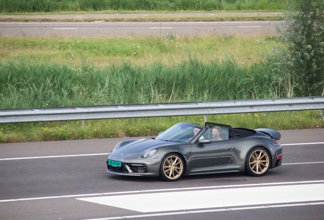 Porsche 992 Carrera 4S Cabriolet