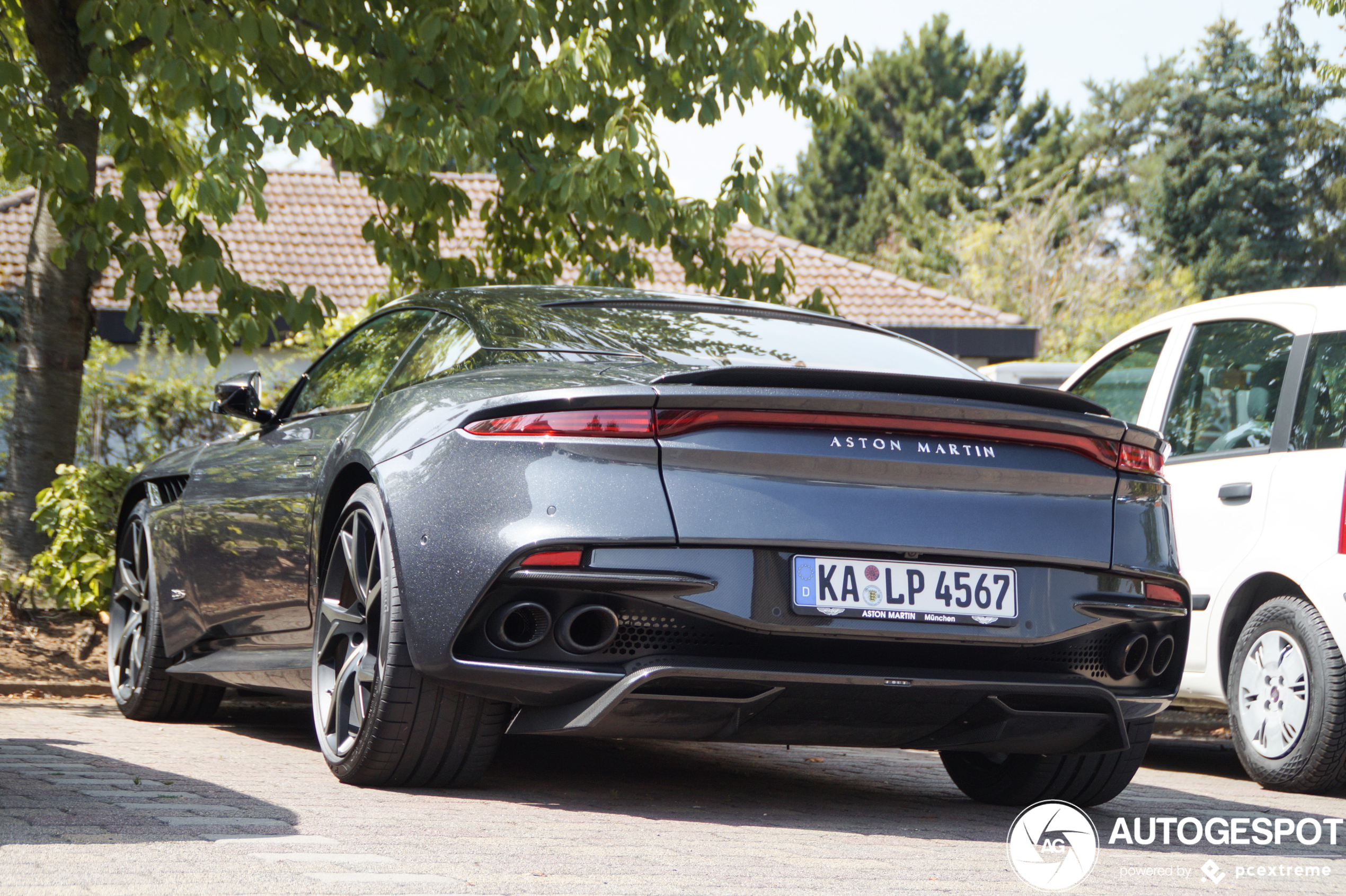 Aston Martin DBS Superleggera