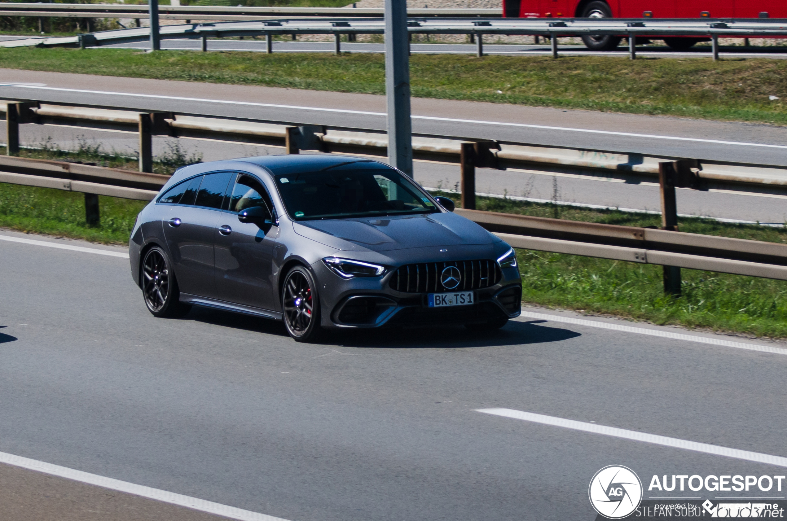 Mercedes-AMG CLA 45 S Shooting Brake X118