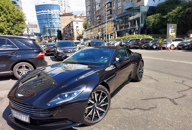 Aston Martin DB11 V8