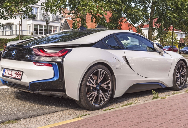 BMW i8