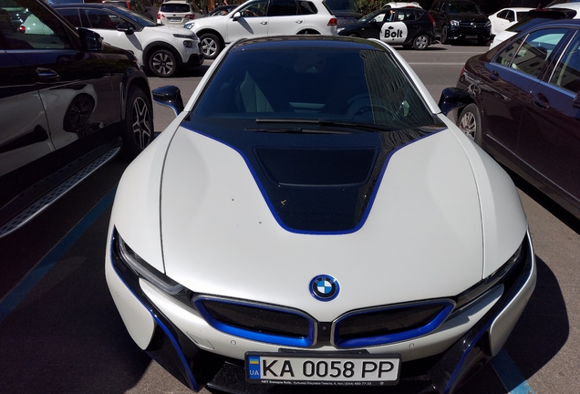 BMW i8