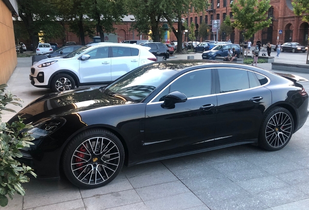 Porsche 971 Panamera Turbo