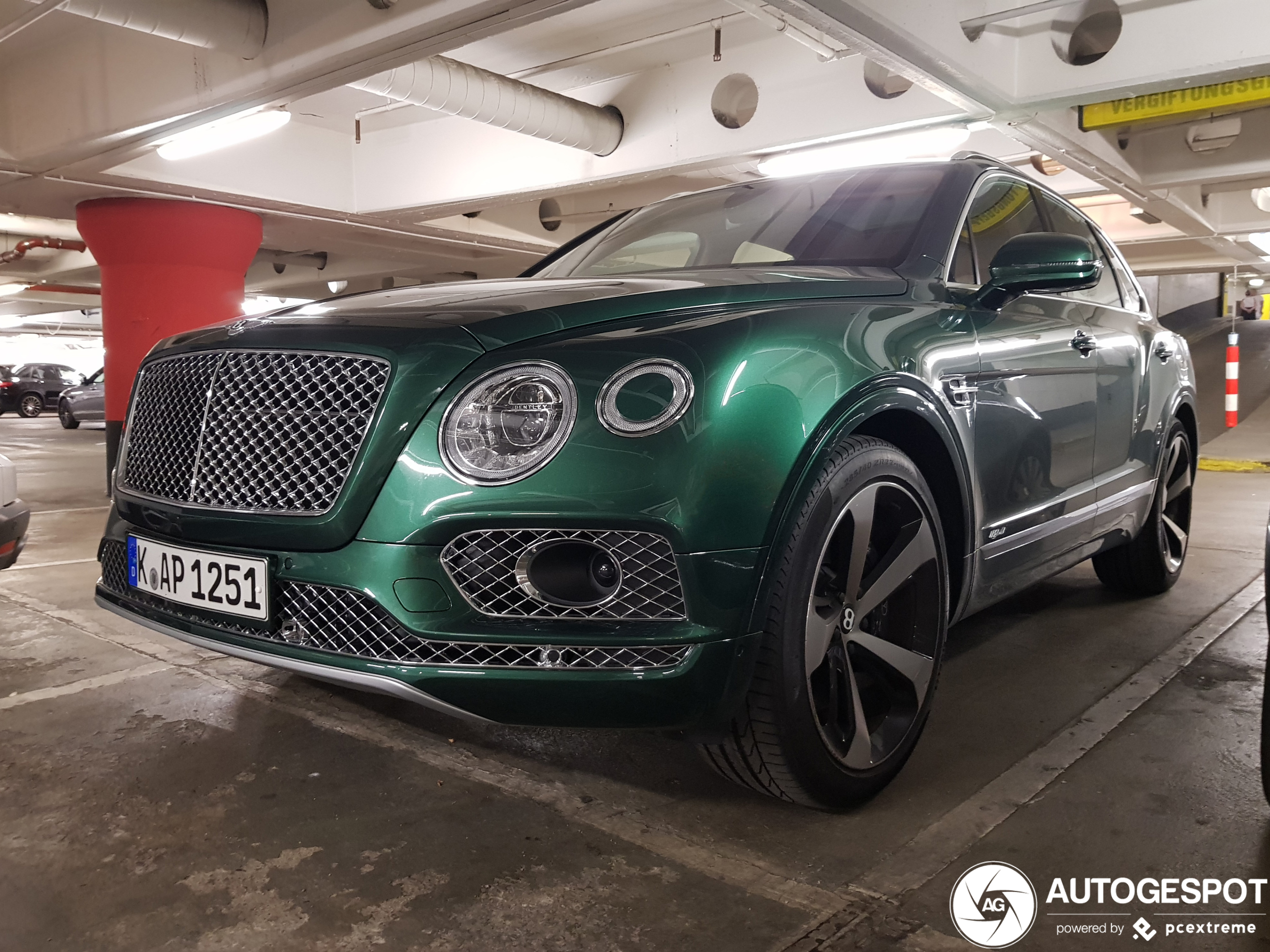 Bentley Bentayga Hybrid