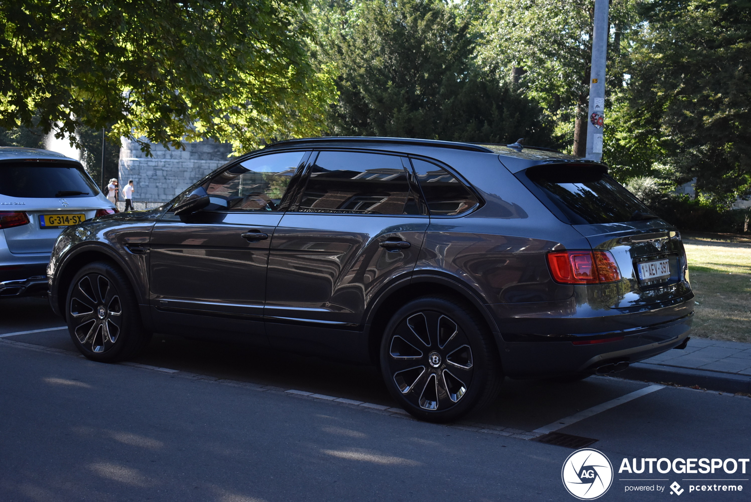 Bentley Bentayga V8 Design Series