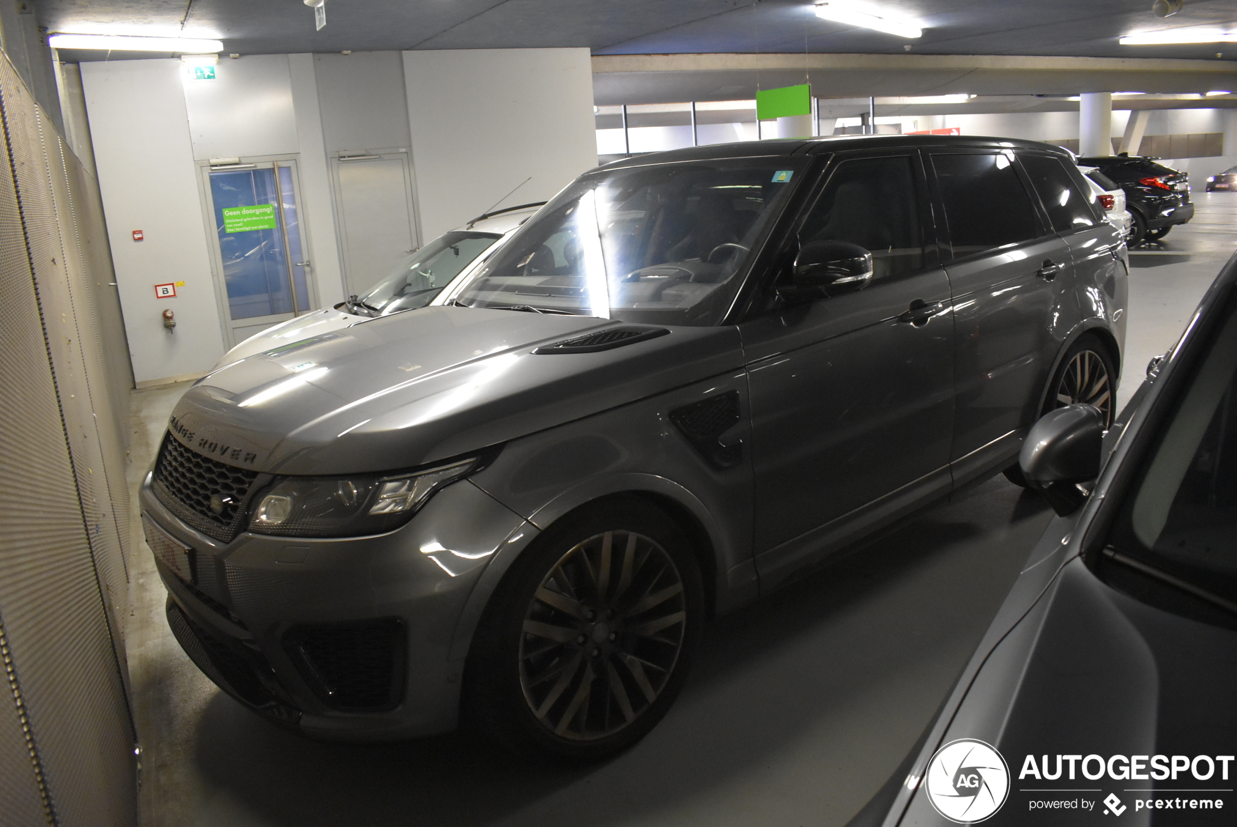 Land Rover Range Rover Sport SVR