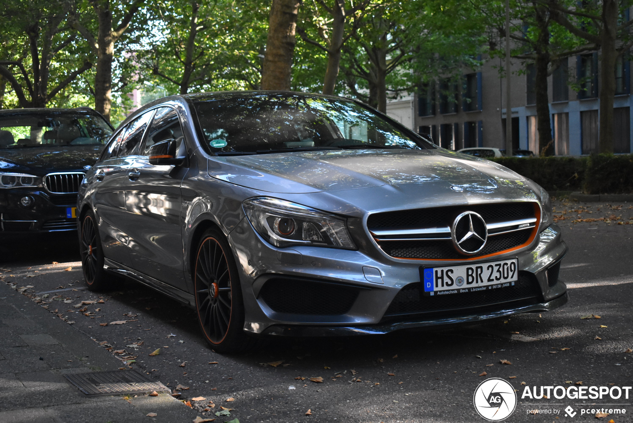 Mercedes-Benz CLA 45 AMG Shooting Brake OrangeArt Edition