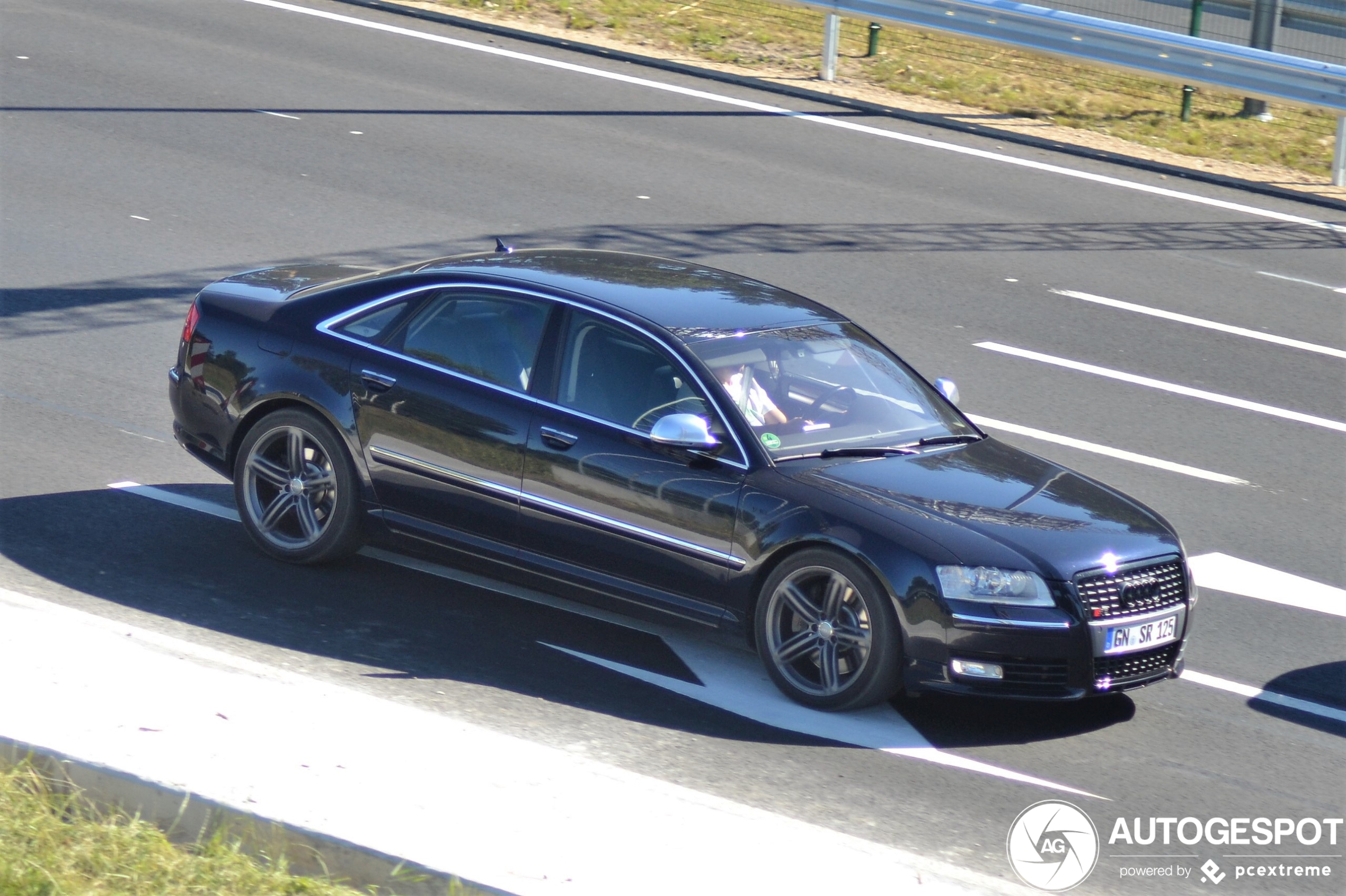 Audi S8 D3