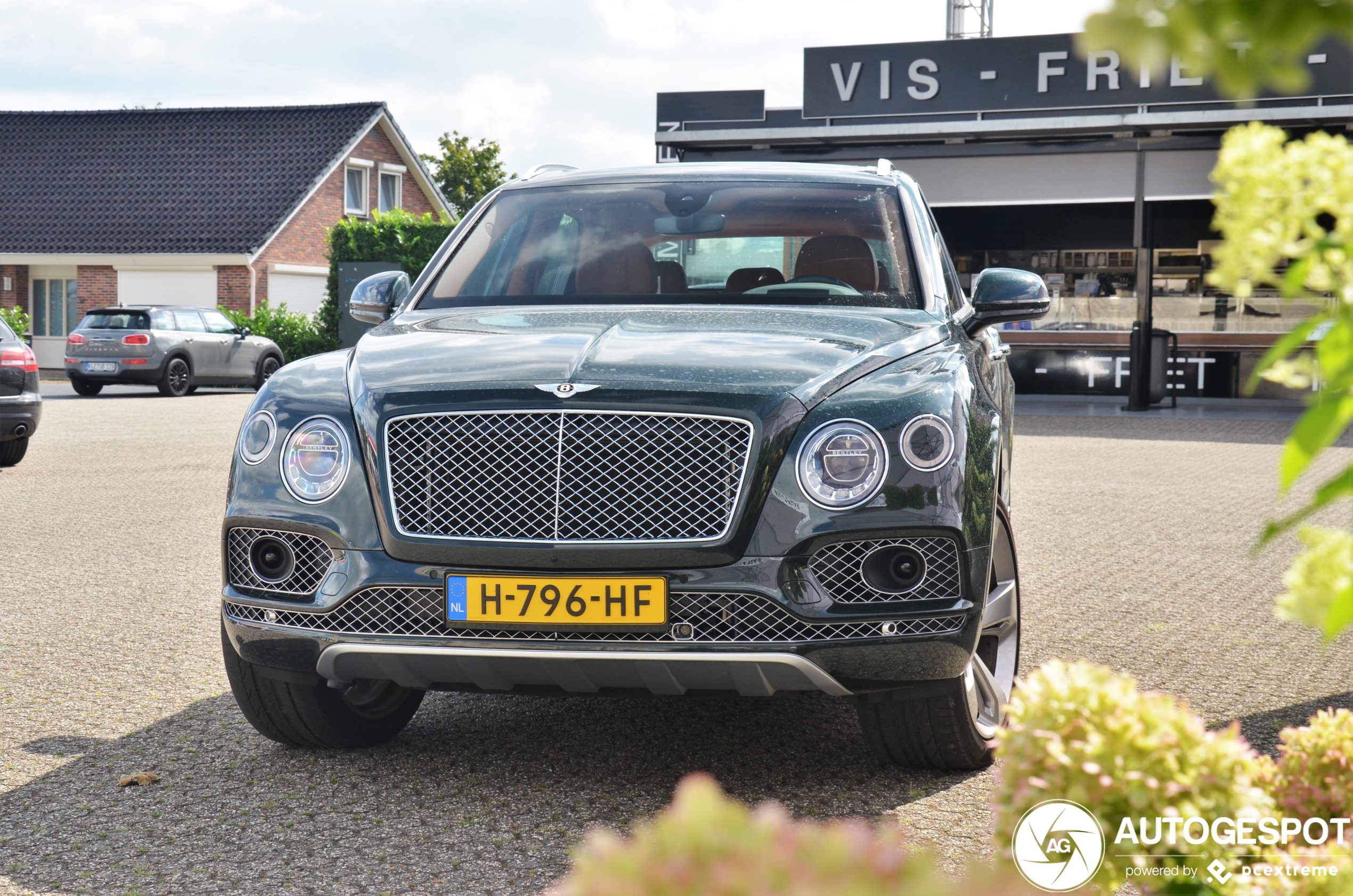 Bentley Bentayga V8