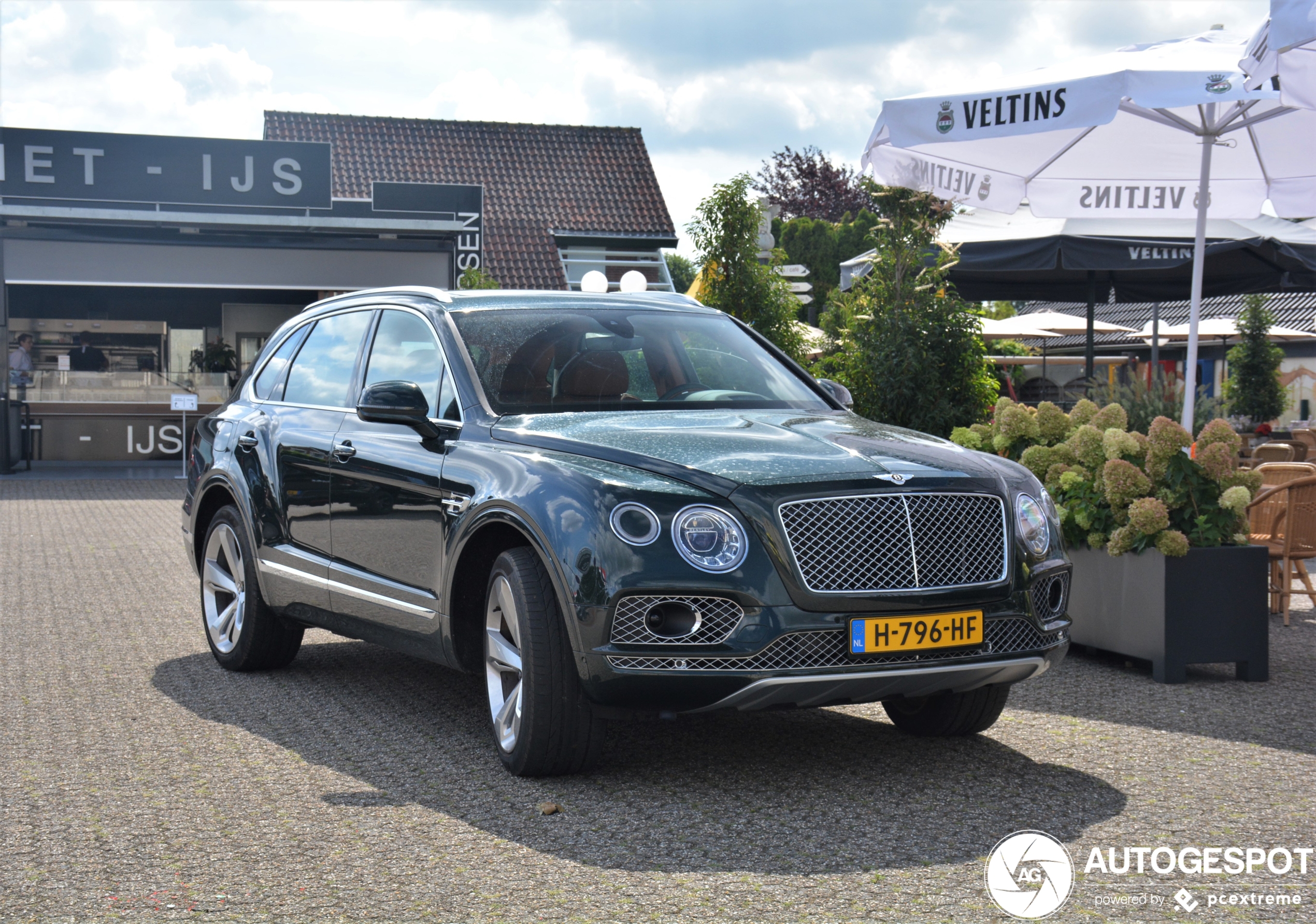 Bentley Bentayga V8