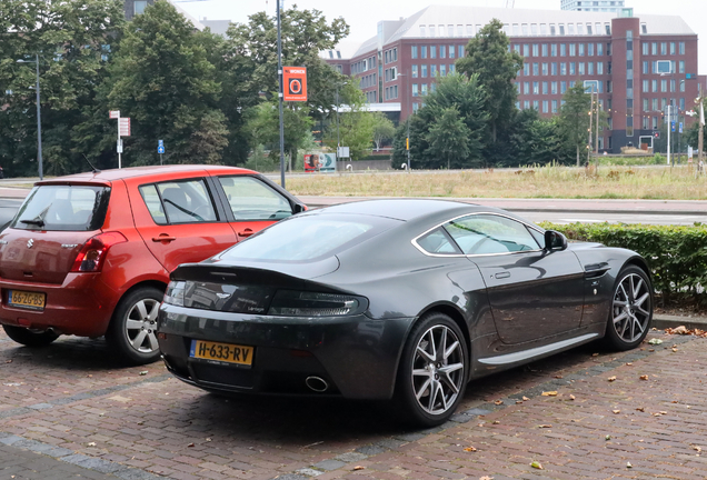 Aston Martin V8 Vantage 2012