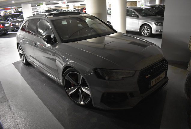 Audi RS4 Avant B9