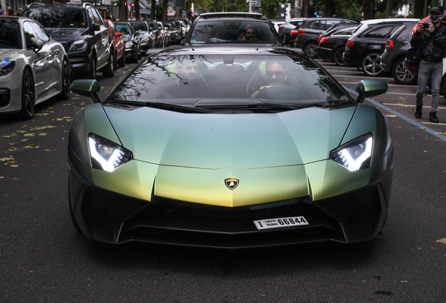 Lamborghini Aventador LP700-4 Roadster