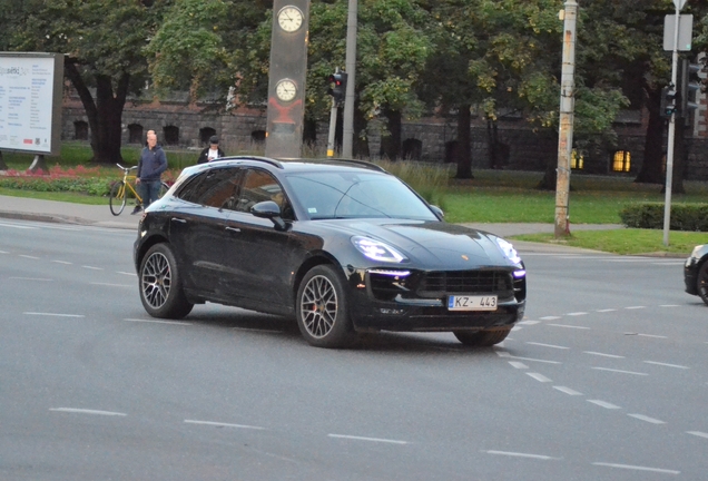 Porsche 95B Macan GTS