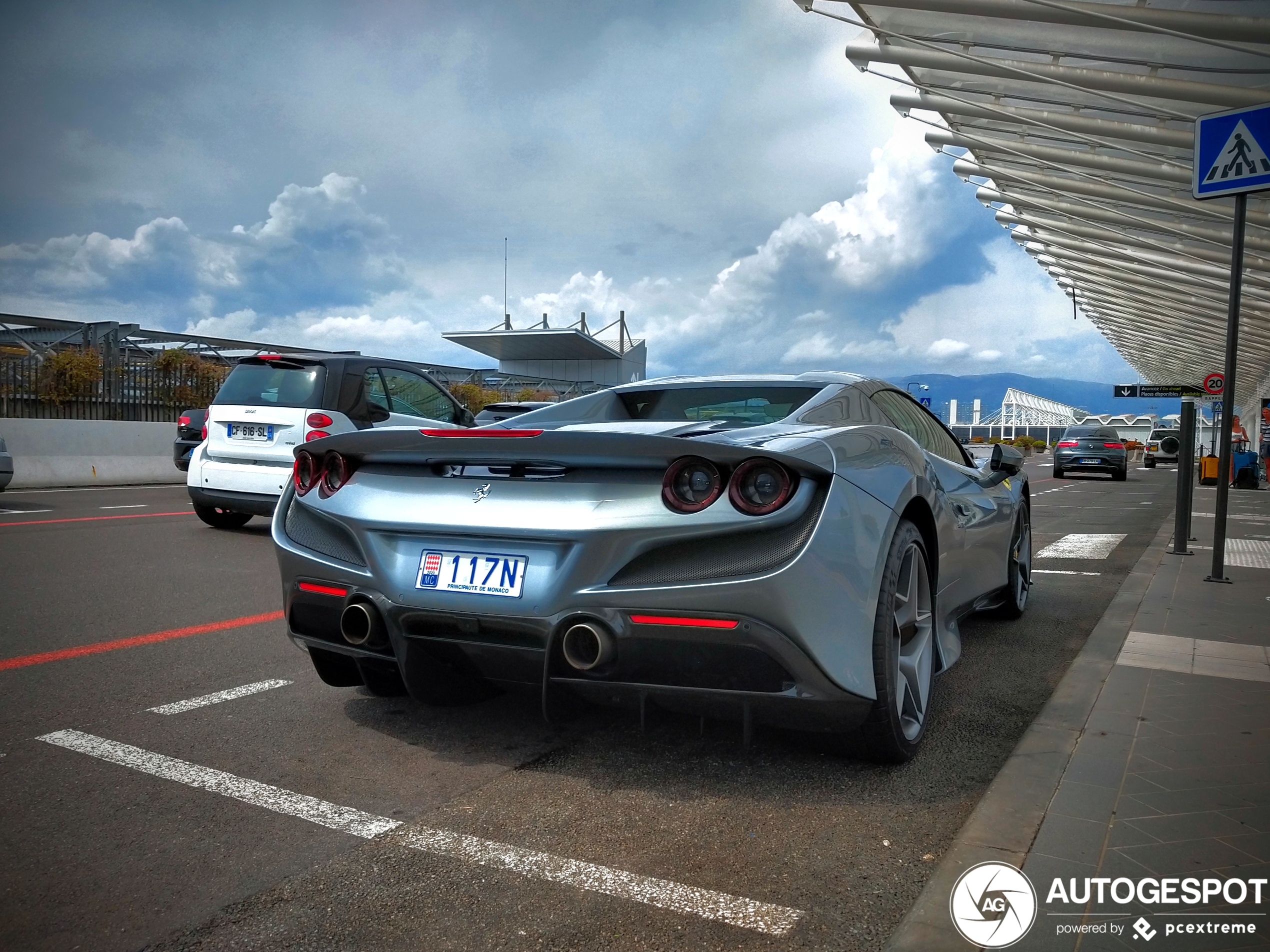 Ferrari F8 Spider zou ultieme airport shuttle zijn