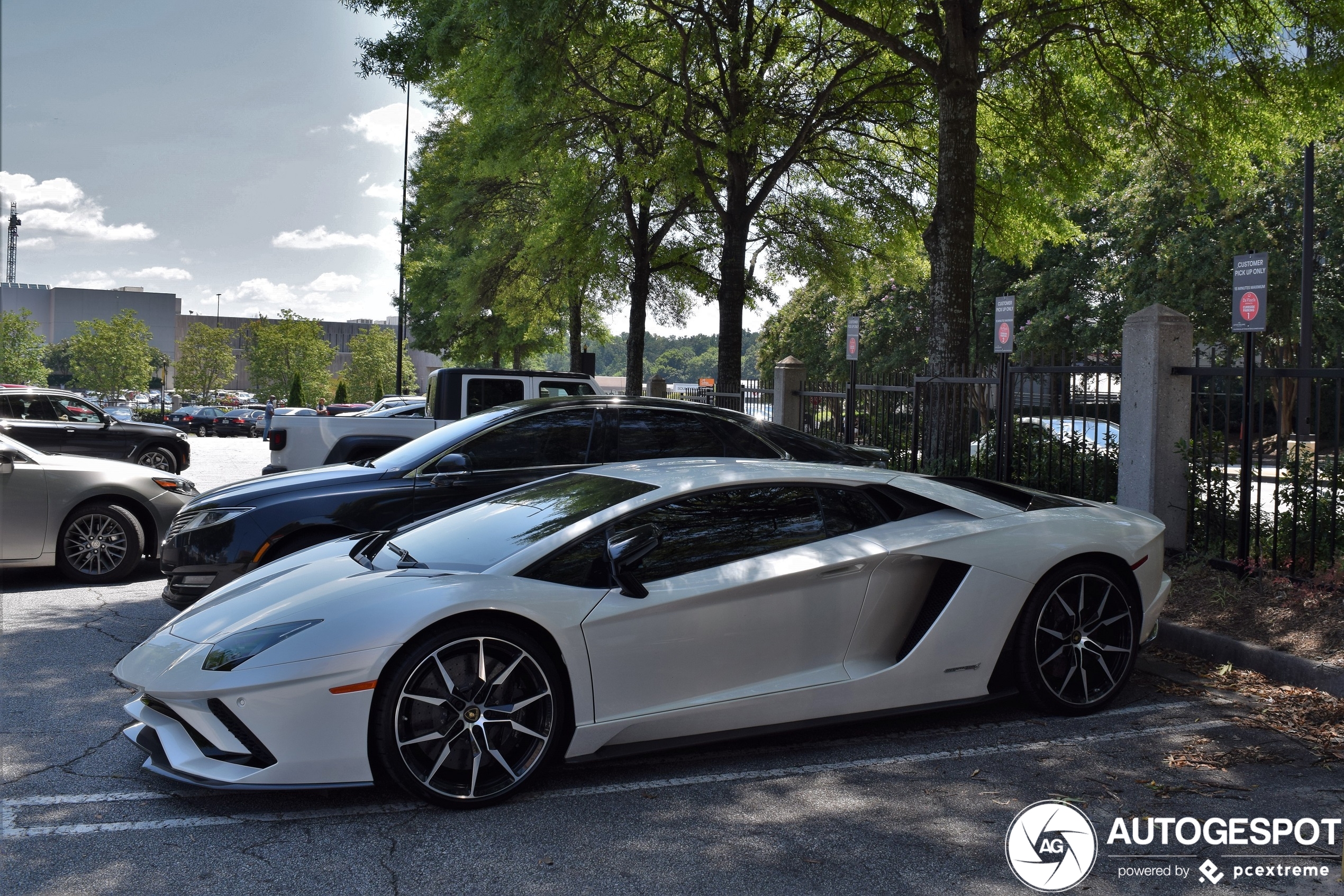 Lamborghini Aventador S LP740-4